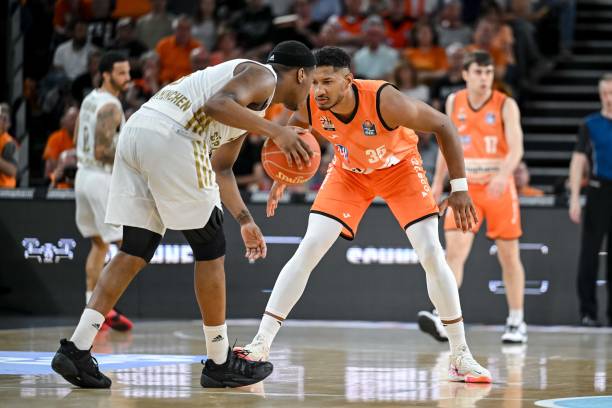 重新执掌球 重新执掌球