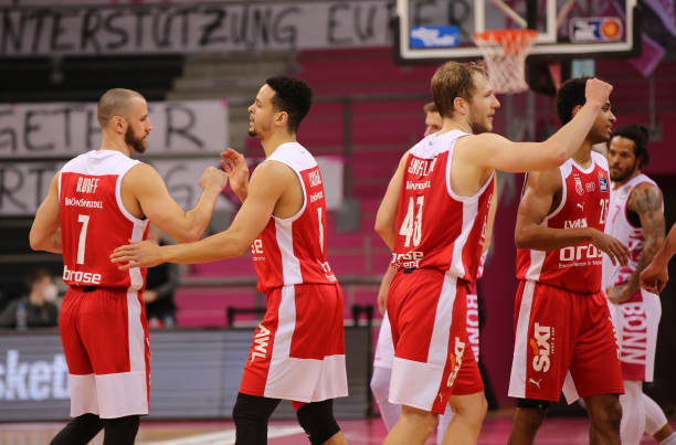 也能由底角 也能由底角